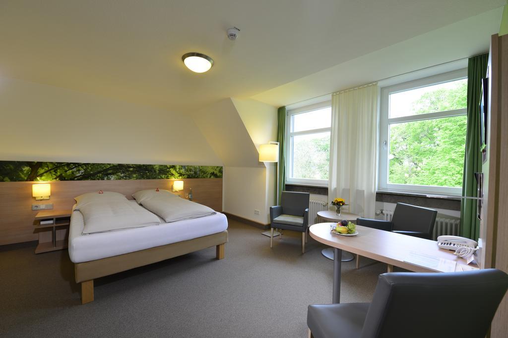 Tagungszentrum Schmerlenbach Hoesbach Exterior photo